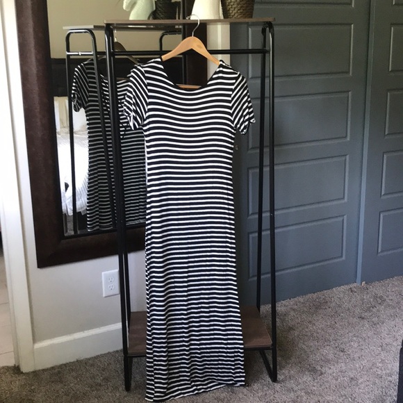 Black and white stripe jersey maxi dress Sz Medium - Picture 1 of 5